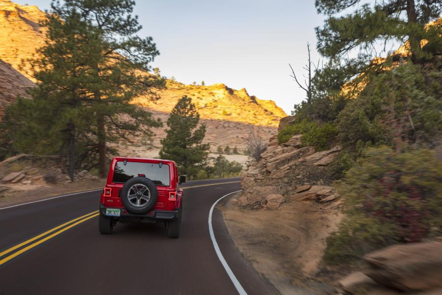  Jeep Wrangler Unlimited Sahara EcoDiesel (JL) 2019 года  (NA) (фото 16 из 39)